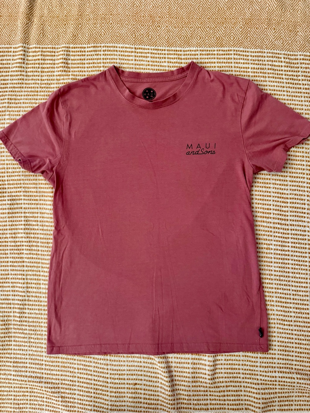 Maui and Sons Classic Cookie Logo Tee in the mauve/rose colorway EUC